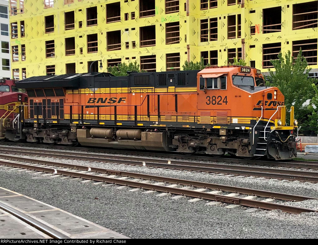 BNSF 3824